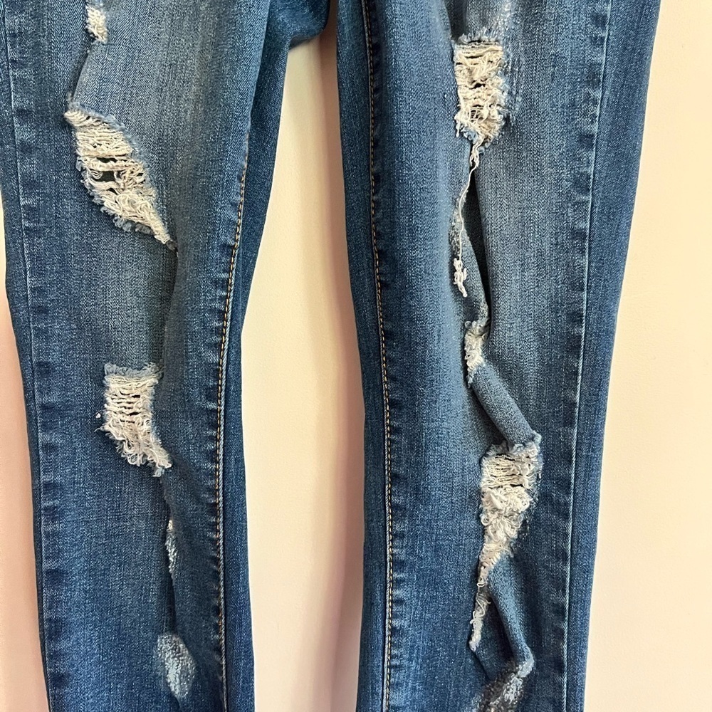 KanCan distressed jeans 7 / 27 - Picture 3 of 5